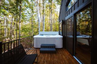 70s Retro Escape Hot Tub, Sauna & Arcade Games - 2