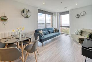 Relax in Style at our Cosy & Modern 2-Bed Flat - 0