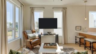 Modern Nashville Getaway Minutes from Downtown & Five Points Hearth and Hideout by AvantStay - 6