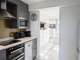 Courtyard Cottage, Pulborough - 1