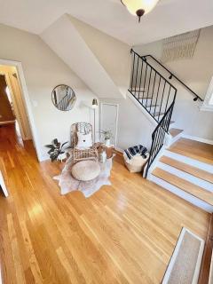 Three Bedroom Home in Long Beach - 2