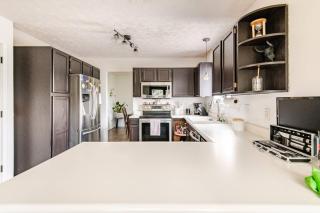 Modern Boho Retreat, in Grove City - 6