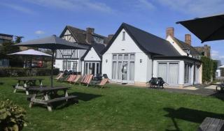 The Red Lion Hotel - 2