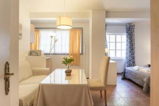 Golden Hour Studio - Steps to the Sea - AC - WiFi - 4