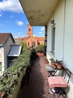 Bright four-room apartment with a large terrace - 2