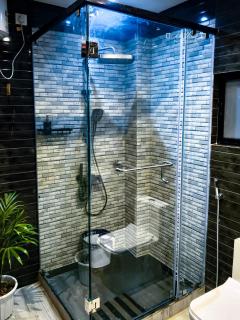 Saya's Abode - Railview Suites - 6