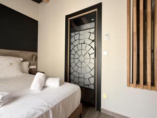 Pou by Seaward Suites - 4