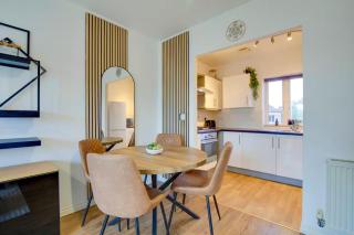 Pass the Keys Stylish and Modern Flat with Free Parking - 9