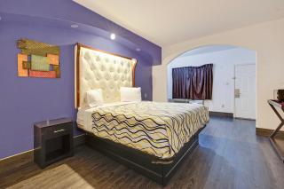 Capital O Deluxe Inn Channelview Houston I-10 - 9