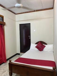 MercuryFM 109 Guest House - Jaffna Temple road 77 - 8