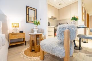 Elegant Studio - Relaxed Luxe Living - 4