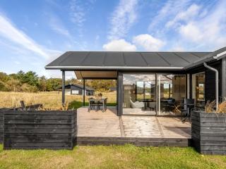 Holiday Home Yaim - 800m from the sea by Interhome - 3