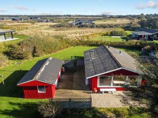 Holiday Home Reeta - 450m from the sea by Interhome - 4
