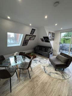 Tranquil 2BD in Hendon - 0