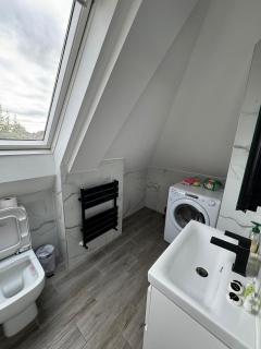 Tranquil 2BD in Hendon - 4