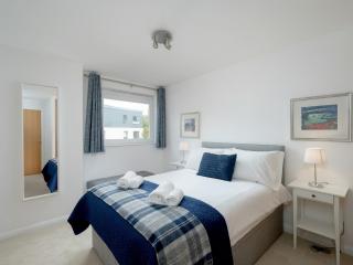 Pass the Keys Spacious Bright Modern Edinburgh City Flat - 6