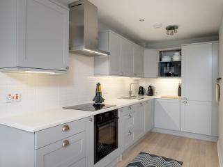 Pass the Keys Spacious Bright Modern Edinburgh City Flat - 7