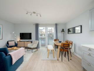 Pass the Keys Spacious Bright Modern Edinburgh City Flat - 4