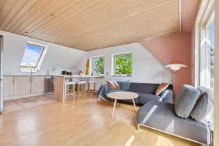 Entire Apartment with 2 Bedrooms and Private Patio - 4