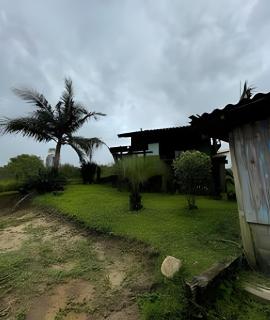 Casa com piscina e salão de Festa - 1