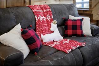 Three Bears Hideout Luxury Mountain Cabin Getaway for Families & Groups - 2