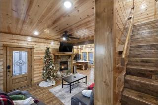 Three Bears Hideout Luxury Mountain Cabin Getaway for Families & Groups - 1