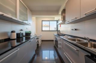 Nomad Escape Spacious Apartment with Pool & Gym - 7