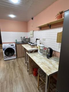 Lilia's Cozy Duplex In The City Center - 5