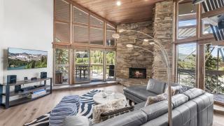 Walk to Slopes Hot Tub Balcony Views Mins to Main Street Deer Valley Haven by AvantStay - 4