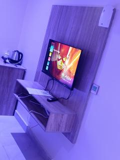 TONELZ HOTEL AND Suites - 7