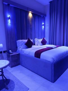 TONELZ HOTEL AND Suites - 6