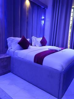 TONELZ HOTEL AND Suites - 5