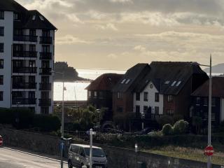 Spacious sea view apartment, West Hoe Free Parking - 8