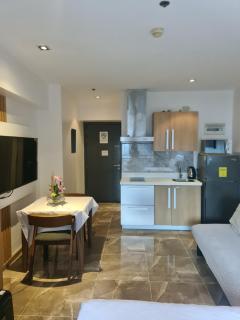 Condominium unit Knightsbridge Residences, Makati - 1