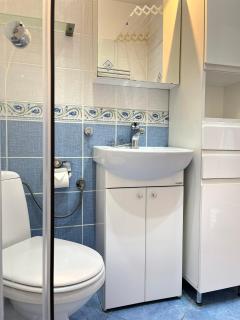 Cozy Two Bedrooms Apartment in Cracow City - 7