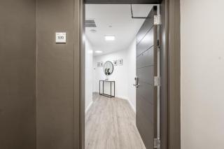 Spacious Connecting Studios Sleeps 4 with 2 Parking Spots - 0