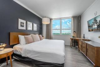 Spacious Connecting Studios Sleeps 4 with 2 Parking Spots - 3