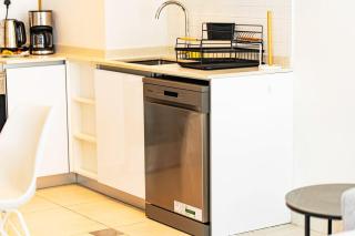 Reem Island Modern 1BR Pool, Gym, City View - 5