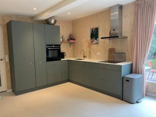 Fraaie familiebungalow op heerlijk rustige plek - 8