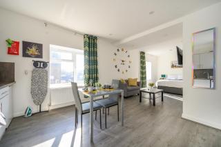 11F2 Captivating & luxurious Stay - 4