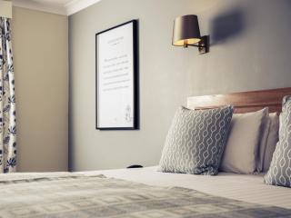 Mercure Gloucester Bowden Hall Hotel - 1