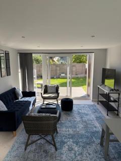 BEACHLANDS by BOURNECOAST - Ground Floor Apartment with Private Garden - Near Southbourne Beach - FM6215 - 9