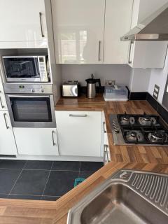 Bournecoast - Ground Floor Apartment with Private Garden - Near Southbourne Beach - FM6215 - 3