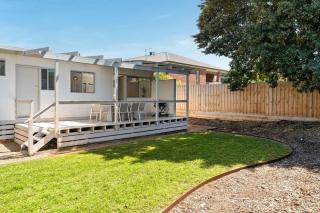 The Coastal Cottage - 2min Beach Rockpools, Pier - 9