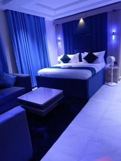 TONELZ HOTEL AND Suites - 1