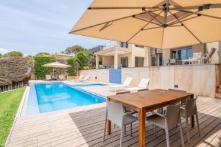 Herce Property - Private Pool & Beachfront Villa - 8