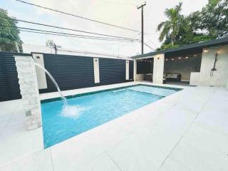 Lux Gem, 7 Mins to SJU, Private Pool, Tesla Solar System, No Blackouts - 9