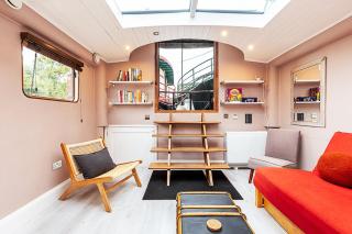 Modern Kew Bridge Houseboat - 6