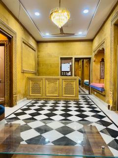 Hotel Majestic Jaisalmer - 1