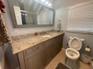 Egret - 1st Floor Freshly Updated Kit W&D 3 Miles to Beach - 1